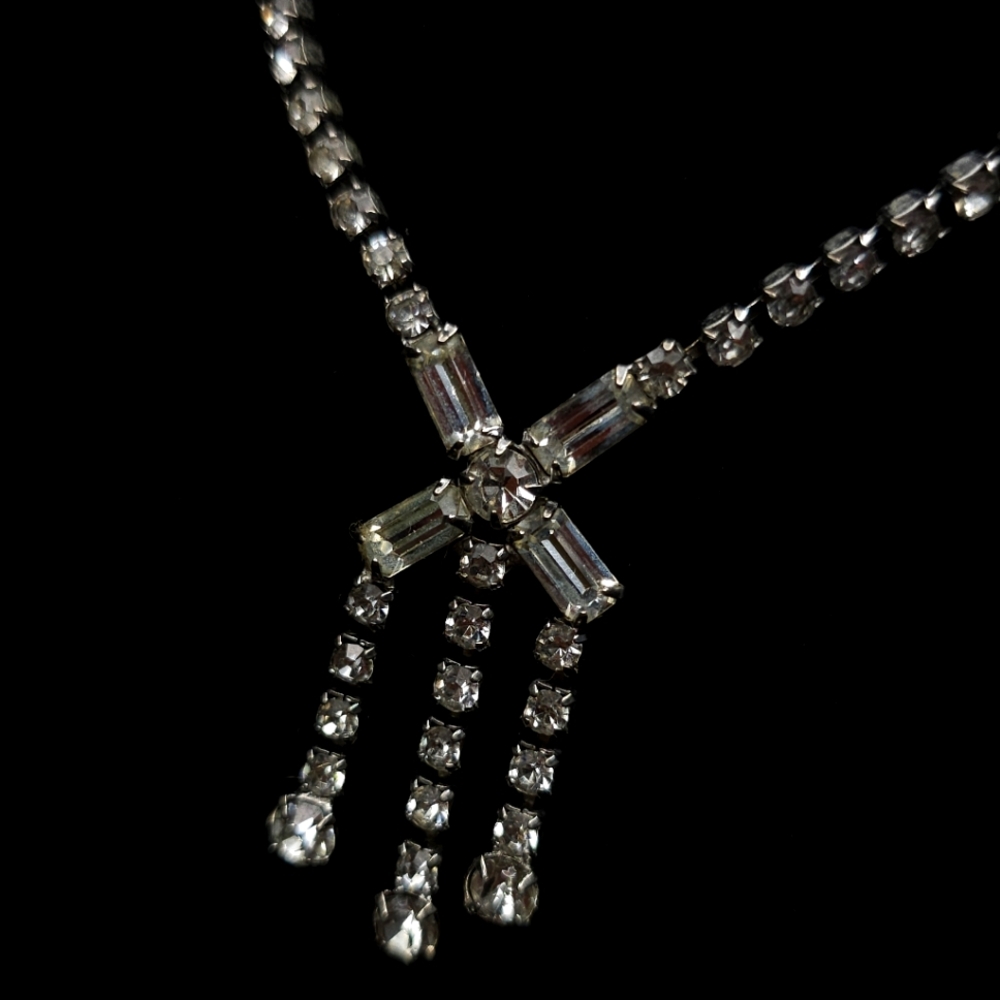 Vintage rhinestone choker necklace. - Picture 3 of 8
